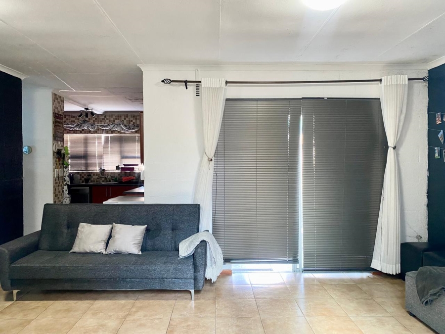 2 Bedroom Property for Sale in Rocklands Western Cape